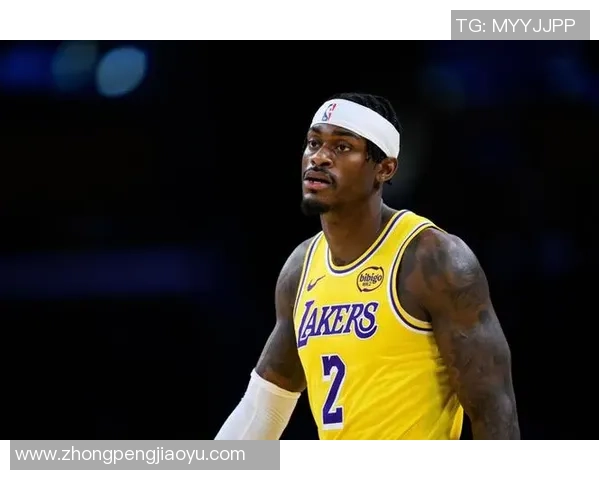 范德比尔特强调下半场开局关键提醒首发球员提前回场热身准备